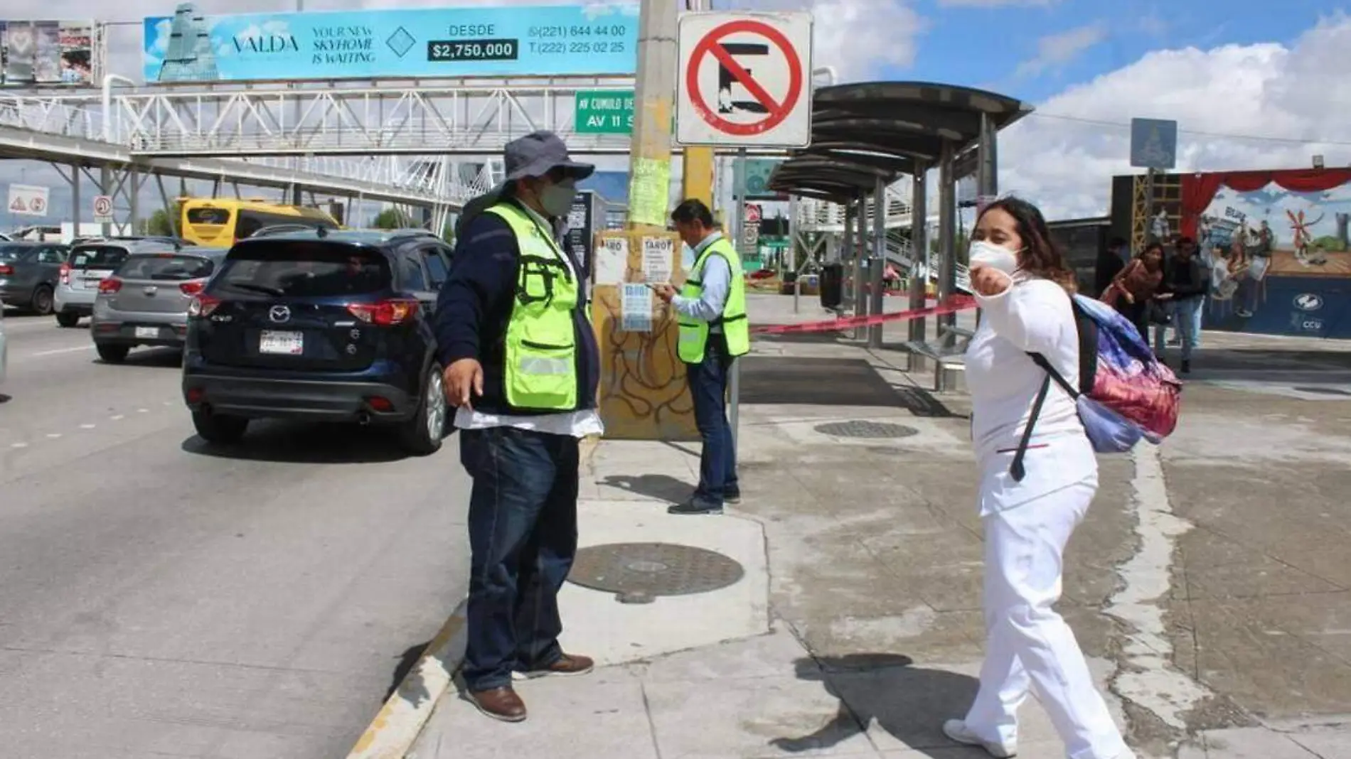 Clausuran parada de transporte público en la Vía Atlixcáyotl para agilizar flujo vehicular